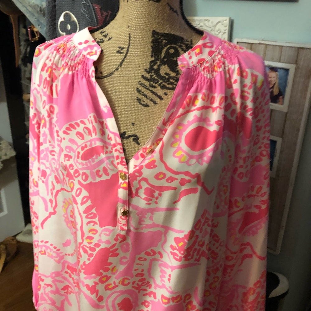 Pink and white lily Pulitzer tunic great condition